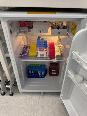 VWR HCUCFS-0404 Undercounter Laboratory Refrigerator with Freezer Compartment-cover