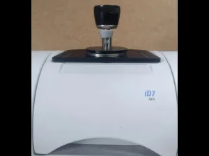 Thermo Fisher Nicolet iS5 FTIR Spectrometer with iD7 Diamond ATR Accessory, 8 of 43