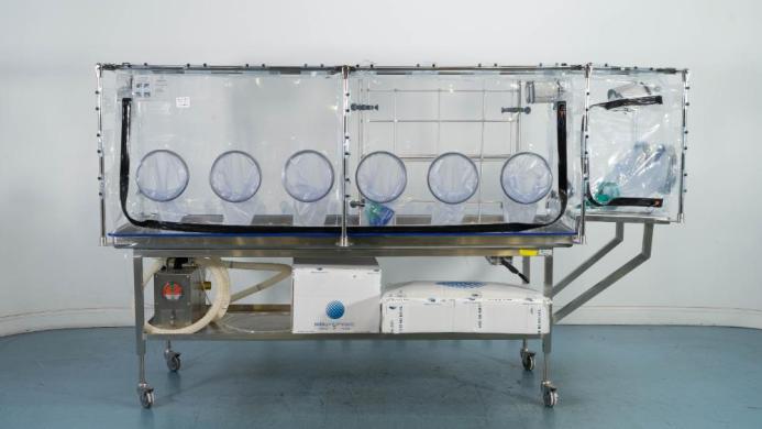 Solo Containment soloPLUS 8' 6 Glove Isolation Chamber for Controlled Environment Applications-cover