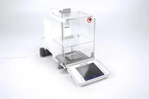 Mettler Toledo XPE206 DR Dual-Range Analytical Balance, 81 g / 0.005 mg and 220 g / 0.01 mg