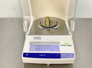 Mettler Toledo AB104-S Analytical Balance with 0.1 mg Readability and RS232 Interface, 6 of 11