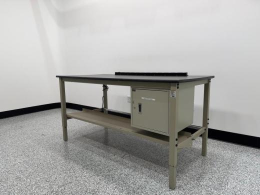 Global Industrial 6' Laboratory Bench-cover