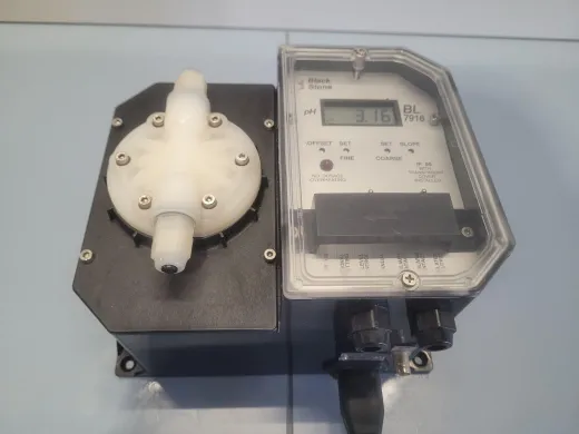 Black Stone BL7916D pH Controller and Pump