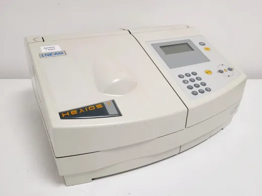 Unicam Helios Gamma UV-Visible Spectrophotometer for Laboratory Analysis