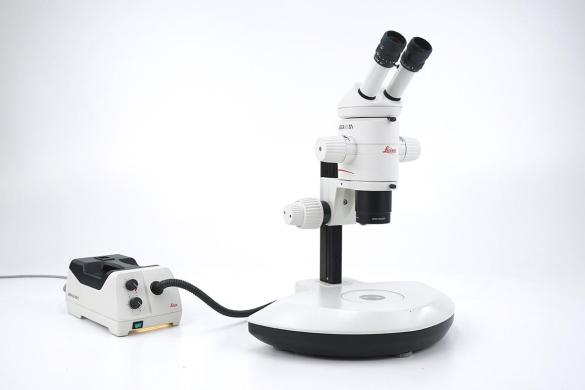 Leica MZ125 Stereo Zoom Microscope with PlanApo 0.5x Objective and CLS150X Cold Light Source-cover