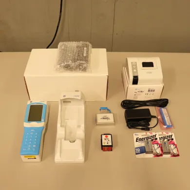 Abbott i-STAT 1 300W Wireless Portable Blood Analyzer System with Accessories