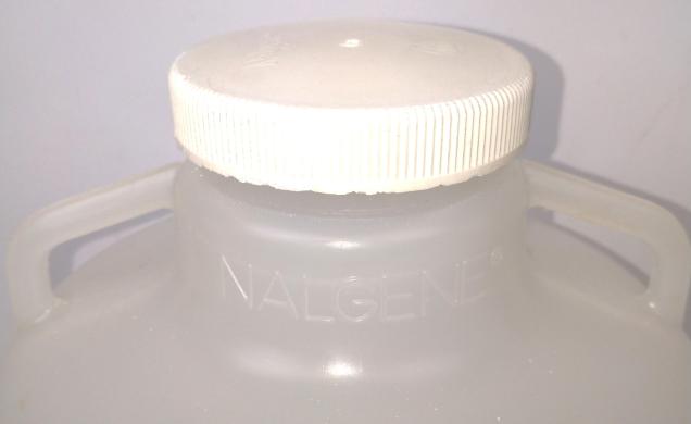 Nalgene 2235-0020 10L Wide-Mouth Autoclavable Polypropylene Carboy with Handles-cover