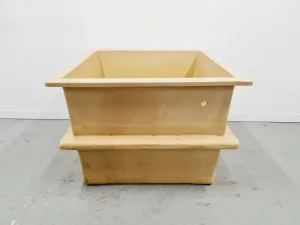 Large Beige Cubic Fibreglass Laboratory Storage Tank 605L Capacity, 4 of 12