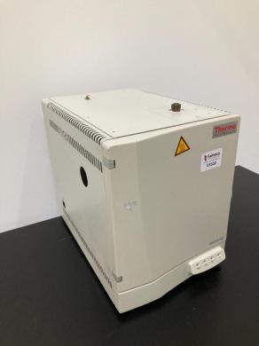 Thermo Scientific GC FOCUS SERIES Gas Chromatograph with Temperature-Controlled Oven-cover