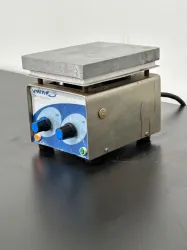 VWR 220 Mini Hotplate / Stirrer with Ceramic-Coated Heating Surface and Manual Controls, 2 of 4