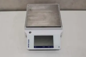 Mettler Toledo ME4002TE Precision Balance, 2 of 3