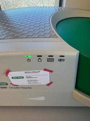 Bio-Rad QX200 Droplet Reader-cover