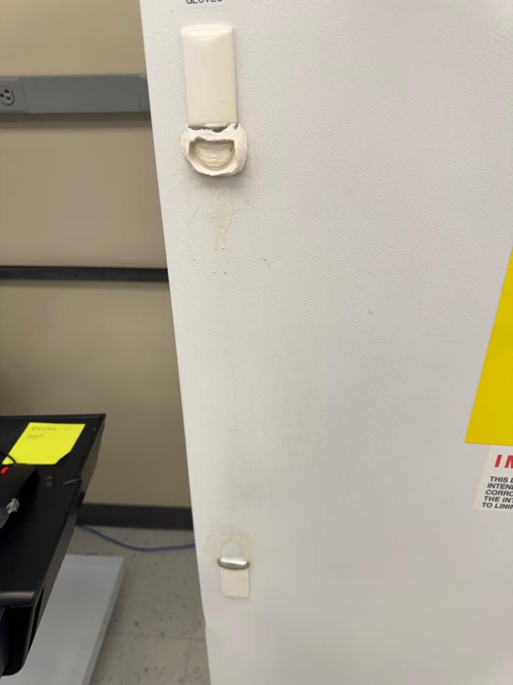 Fisher Scientific Isotemp Model 13-986-151B Laboratory Refrigerator for Controlled Cold Storage