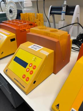 Miltenyi Biotec GentleMacs Octo Automated Tissue Dissociator with Integrated Heaters-cover