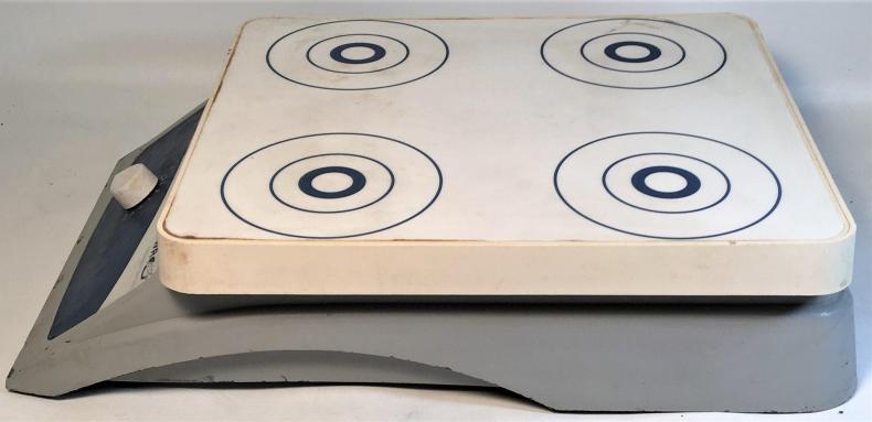 VWR Standard 986900 Multi-Position Magnetic Stirrer-cover