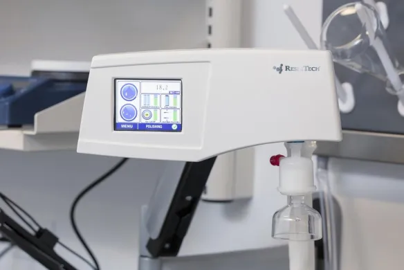 CLiR 5200 Ultrapure Lab Water System with UV Oxidation and Remote Dispense (220v)