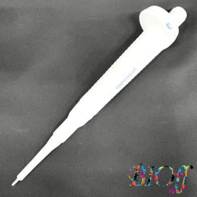 Eppendorf Reference 0.5–10 µL Single-Channel Adjustable Micropipette-cover