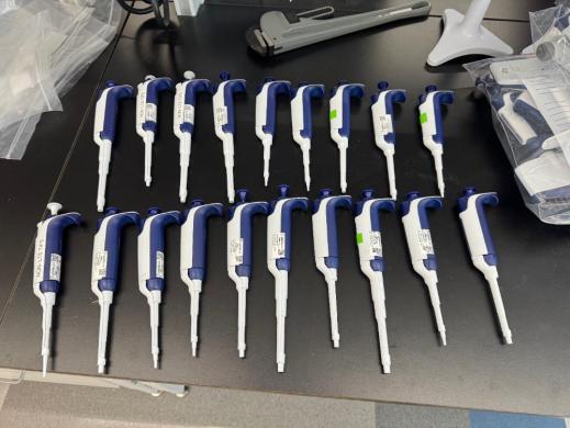 Rainin Pipet-Lite XLS Single Channel Micropipette Set of 19 for Precise Liquid Handling-cover