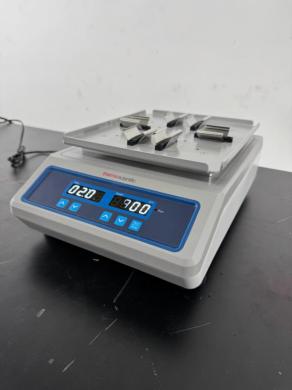 Thermo Scientific Digital Microplate Shaker Model 88882005-cover