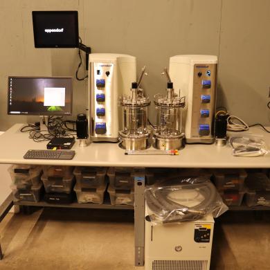 Eppendorf BioFlo 320MFG Benchtop Fermenter Bioreactor with 5L Vessels and Biocommand Control Software-cover