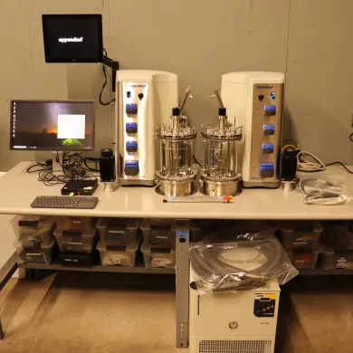 Eppendorf BioFlo 320MFG Benchtop Fermenter Bioreactor with 5L Vessels and Biocommand Control Software