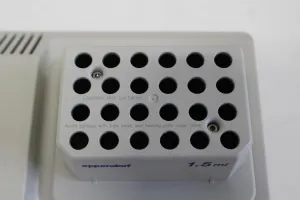 Eppendorf Thermomixer Comfort - Shaking Heating Block, 2 of 3