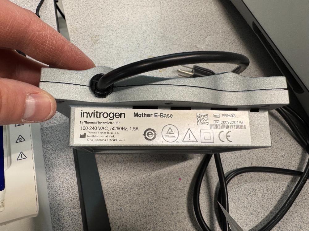 Invitrogen E-Base Electrophoresis Power Supply for Molecular Biology Applications