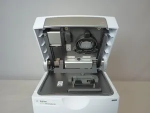Agilent Bioanalyzer 2100 G2939B Microfluidics-Based Nucleic Acid and Protein Analyzer, 3 of 4