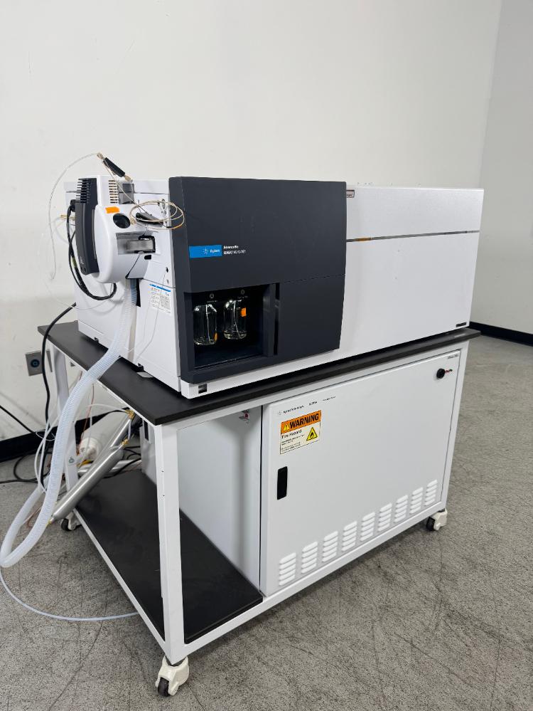 Agilent AdvanceBio 6545XT LC/QTOF High-Resolution Bench Mass Spectrometer