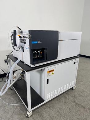 Agilent AdvanceBio 6545XT LC/QTOF High-Resolution Bench Mass Spectrometer-cover