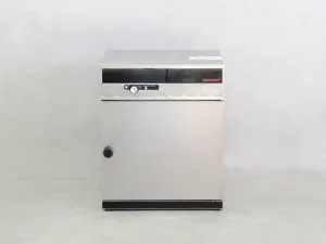 Memmert UNB400 Forced Convection Laboratory Drying Oven with Two Shelves, 3 of 5