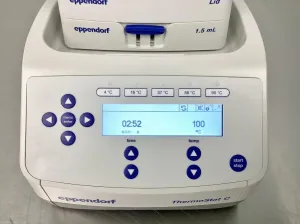 Eppendorf ThermoStat C Programmable Dry Bath Incubator with Multi-Vessel Temperature Control, 6 of 10