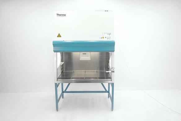 Thermo Scientific HERAsafe KS12 1.2 m Laminar Flow Safety Cabinet