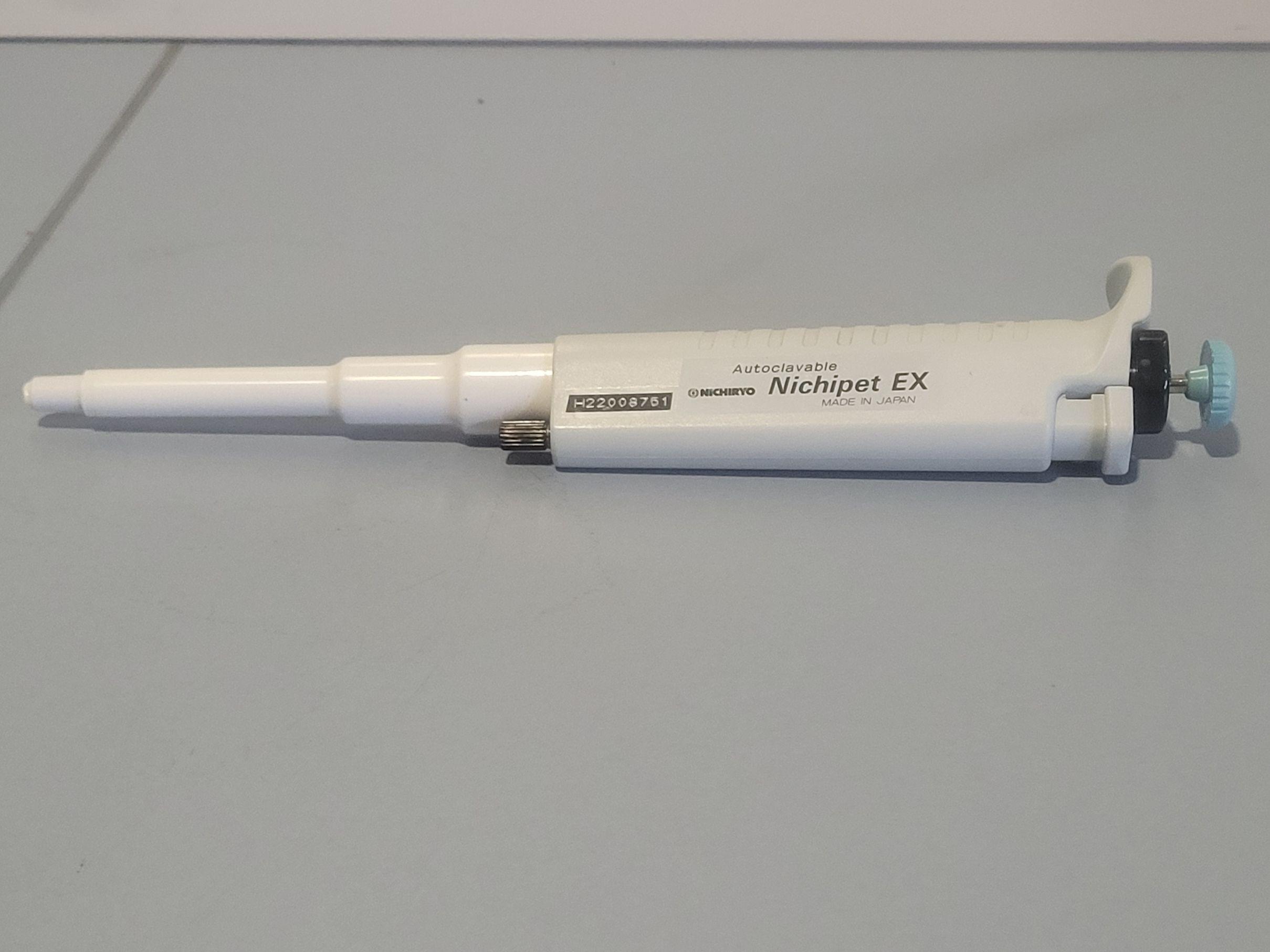 NICHIRYO Variable Volume Laboratory Pipette 100-1000µL
