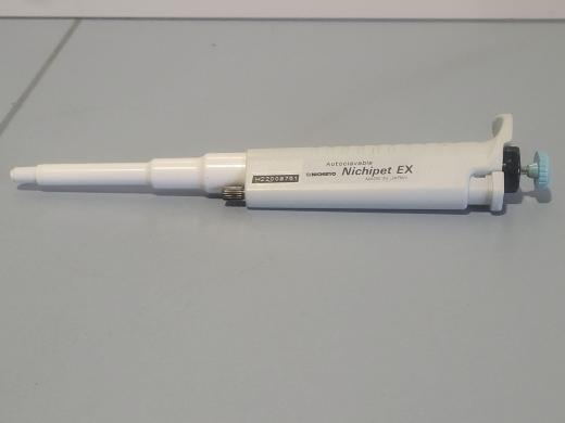 NICHIRYO Variable Volume Laboratory Pipette 100-1000µL-cover