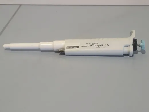 NICHIRYO Variable Volume Laboratory Pipette 100-1000µL