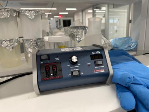 Thermo EC105 Electrophoresis Power Supply Model 105ECA-115-cover